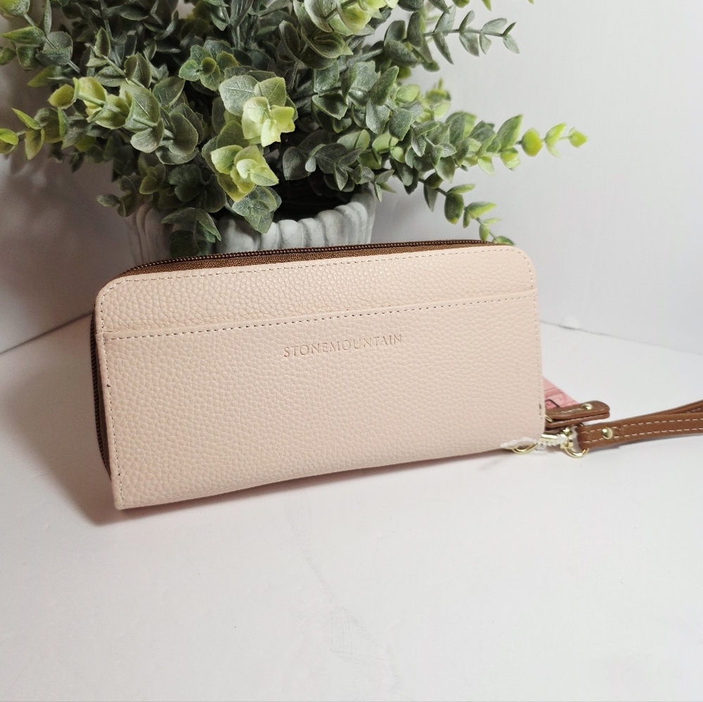 Stone Mountain Blush and Tan Leather Wallet - Picture 2 of 12